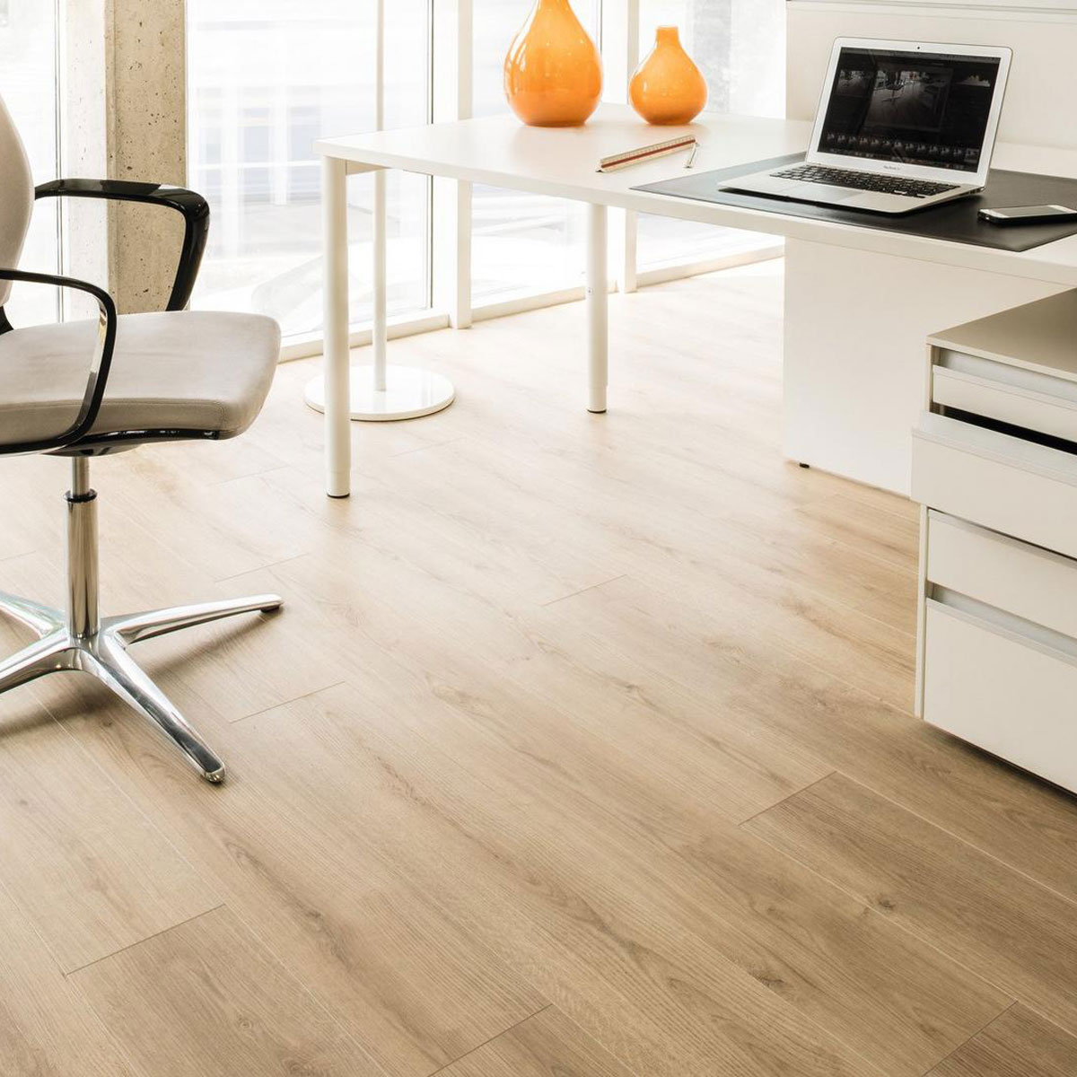 LAMINAT HRAST EVOKE CLASSIC 32/8 K4420 AV MASTERFLOOR