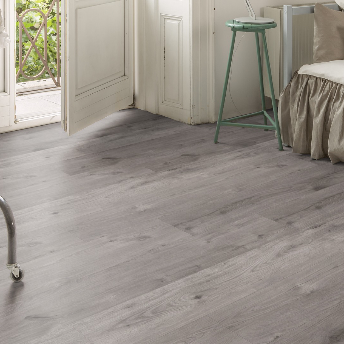 LAMINAT HRAST FERRARA ASHMOND EG K2145 32/8 CL.T