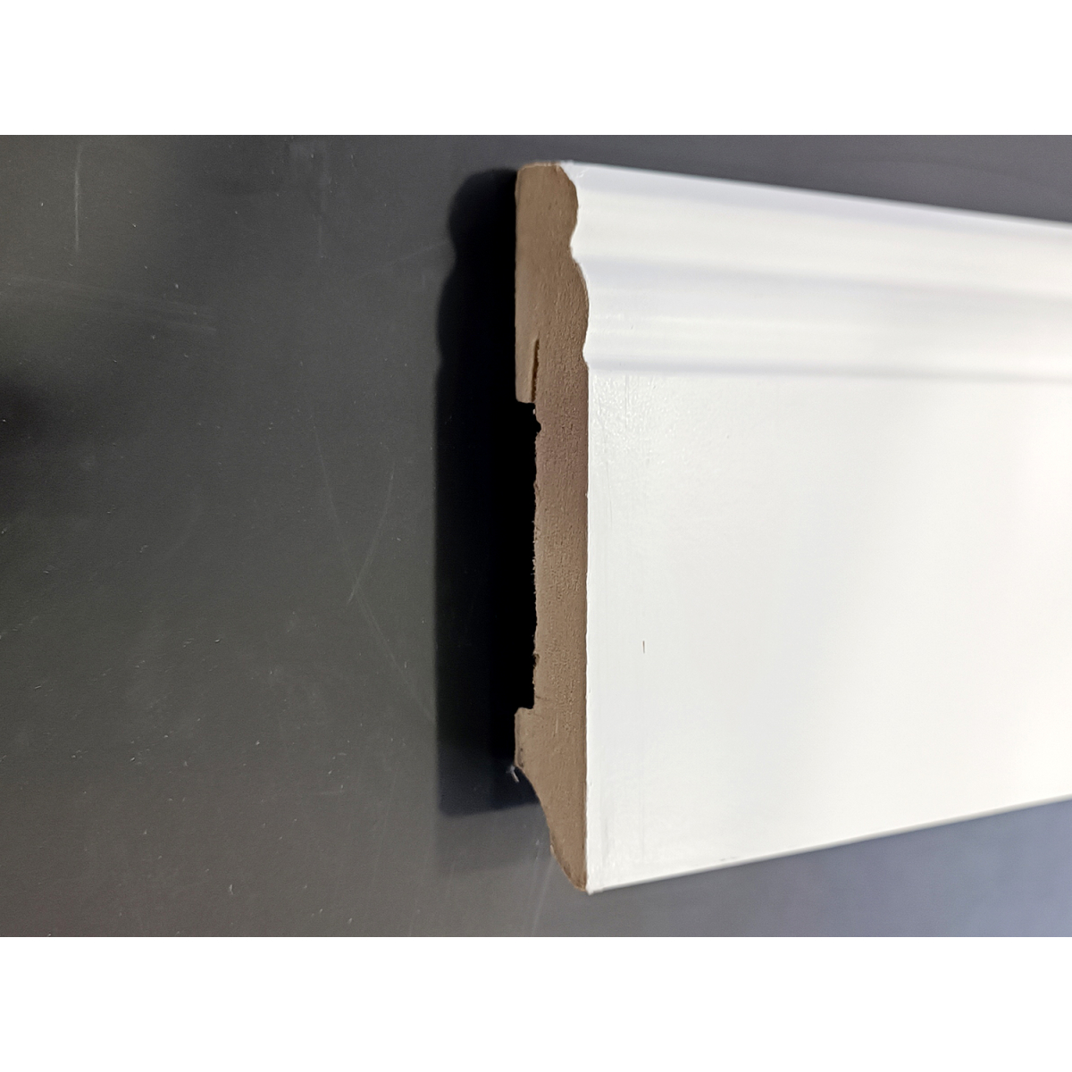 LAJSNA BIJELA LAKIRANA FU094L LFFO003 19X93X2400 MDF